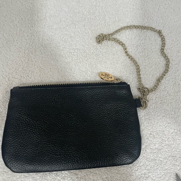 Tory Burch black leather wristlet w/ gold-tone hardware,  and Tory Burch logo - Picture 2 of 3